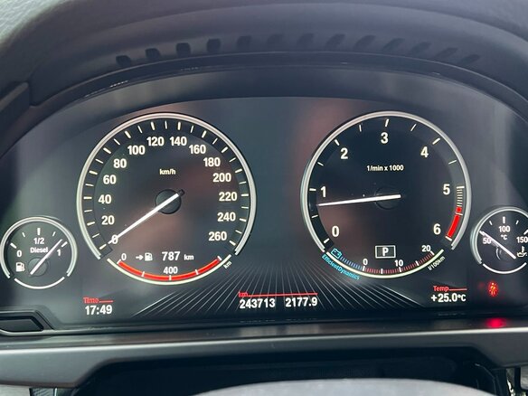 2017 BMW X5 30d III (F15), серый, 3950000 рублей - вид 9