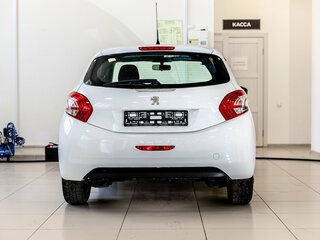 2013 Peugeot 208 I, белый, 550000 рублей, вид 5
