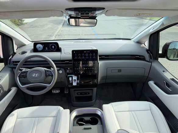 2025 Hyundai Staria I, чёрный, 7900000 рублей - вид 15