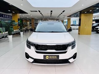 2022 Kia KX3, белый, 1450000 рублей, вид 2