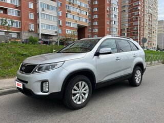 2013 Kia Sorento II Рестайлинг, серебристый, 1640000 рублей, вид 1
