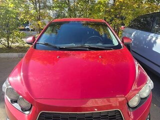 2015 Chevrolet Aveo II, красный, 590000 рублей, вид 3