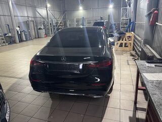 2022 Mercedes-Benz E-Класс 200 V (W213, S213, C238) Рестайлинг, чёрный, 4690000 рублей, вид 4