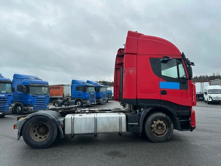2012 Iveco Stralis, красный, 950000 рублей, вид 5