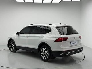 2023 Volkswagen Tiguan II Рестайлинг, белый, 2430000 рублей, вид 3
