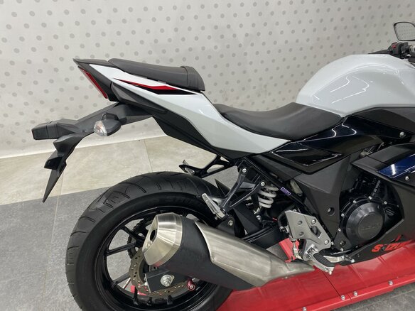 2018 Suzuki GSX 250 R, чёрный, 389000 рублей - вид 15