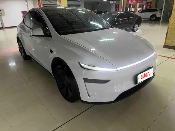 2026 Tesla Model Y Long Range I Рестайлинг, белый - вид 2