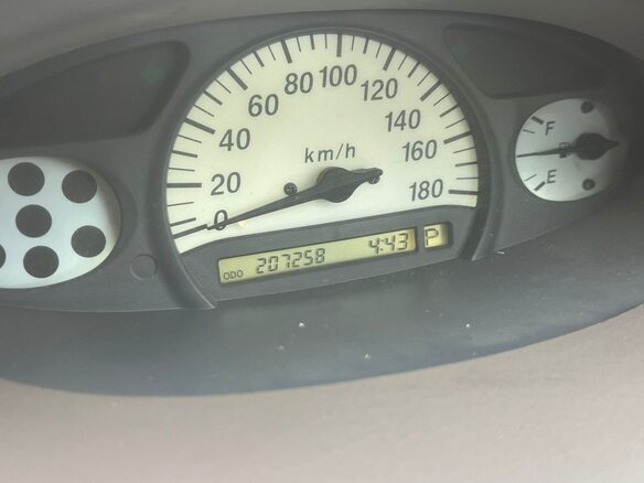 2002 Toyota Platz, белый - вид 9