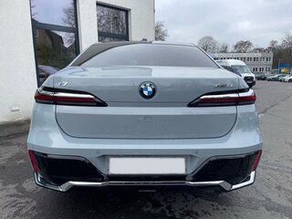 2024 BMW i7 xDrive60 I (G70), серый, 20500000 рублей, вид 3