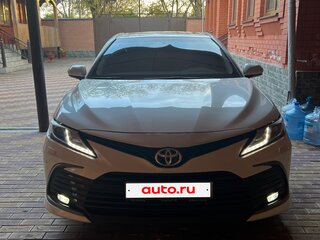 2022 Toyota Camry VIII (XV70) Рестайлинг, белый, 2850000 рублей, вид 2