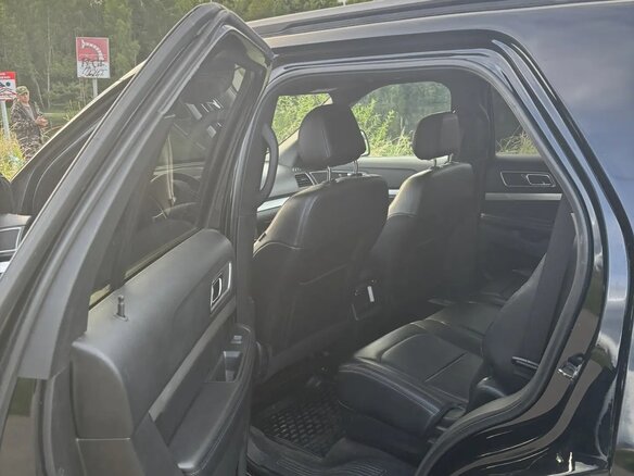 2017 Ford Explorer V Рестайлинг, чёрный, 2150000 рублей - вид 5