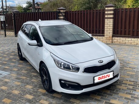 2017 Kia Ceed II Рестайлинг, белый, 1700000 рублей, вид 2