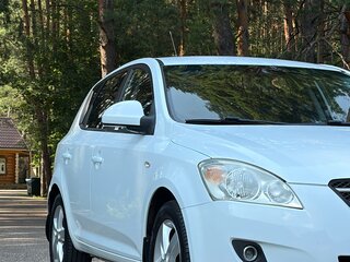 2009 Kia Ceed I, белый, 650000 рублей, вид 5
