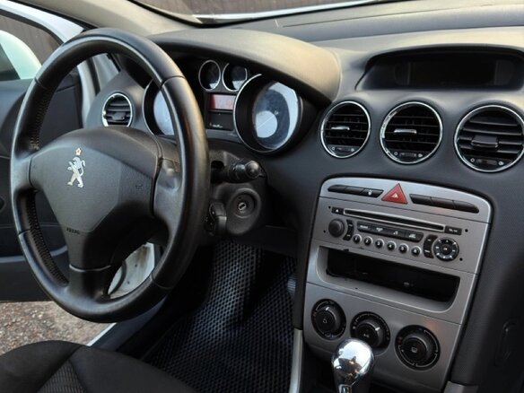 2011 Peugeot 308 I Рестайлинг, белый, 350000 рублей - вид 6