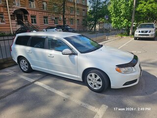 2010 Volvo V70 III, белый, 1050000 рублей, вид 4
