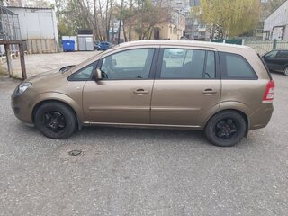 2013 Opel Zafira B Рестайлинг, бежевый, 900000 рублей, вид 4