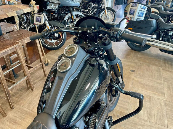 2019 Harley-Davidson Low Rider, чёрный, 1950000 рублей - вид 6
