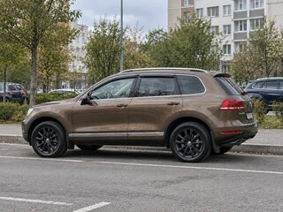 2011 Volkswagen Touareg II, коричневый, 1400000 рублей, вид 4