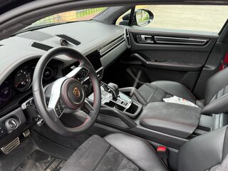 2022 Porsche Cayenne GTS III, чёрный, 12400000 рублей, вид 3
