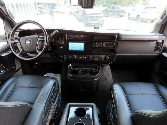 2017 Chevrolet Express II, серый, 10500000 рублей - вид 7