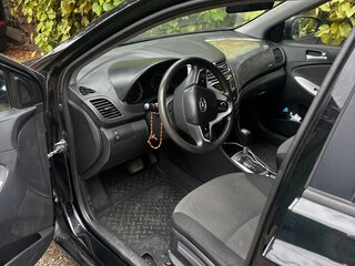 2012 Hyundai Solaris I, чёрный, 730000 рублей, вид 4