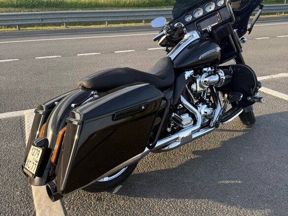 2014 Harley-Davidson Street Glide, чёрный, 1350000 рублей - вид 3