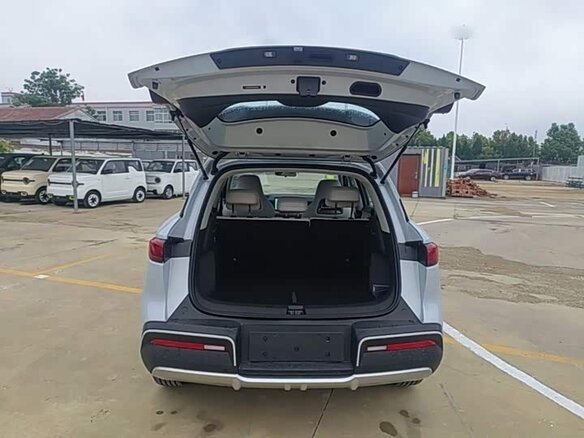 2025 BYD Yuan Up 32 kWh, белый - вид 7