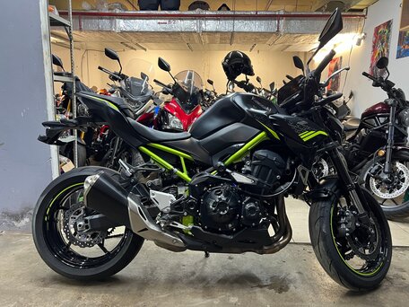 2021 Kawasaki Z 900, серый, 825000 рублей, вид 3