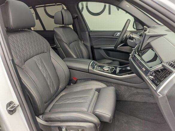2025 BMW X5 40i IV (G05/G18) Рестайлинг, белый, 15350000 рублей - вид 11