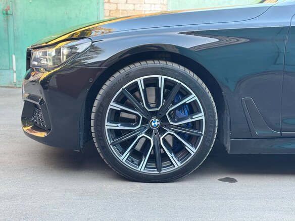 2018 BMW 7 серии 740d xDrive VI (G11/G12), чёрный, 3700000 рублей - вид 12