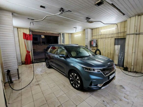 2020 Kia Carnival IV, серый, 3950000 рублей - вид 2