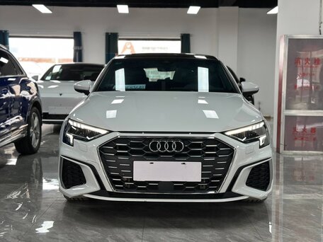 2026 Audi A3 Sportback 35 TFSI IV (8Y) Рестайлинг, серебристый, 3590000 рублей, вид 3