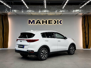 2021 Kia Sportage IV Рестайлинг, белый, 2520000 рублей, вид 4