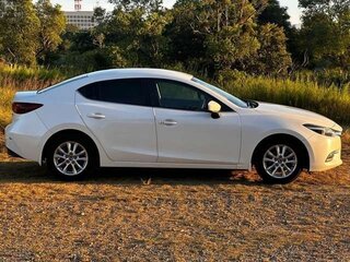 2018 Mazda Axela III Рестайлинг, белый, 1260000 рублей, вид 5