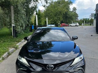 2019 Toyota Camry VIII (XV70), чёрный, 2470000 рублей, вид 1