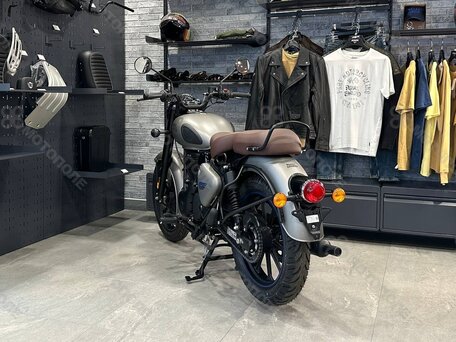 2025 Royal Enfield Classic 350, серый, 520000 рублей, вид 5