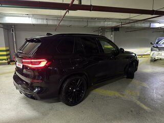 2020 BMW X5 M50d IV (G05/G18), чёрный, 7500000 рублей, вид 4