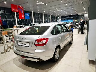2025 Lada (ВАЗ) Granta I Рестайлинг, серебристый, 1175500 рублей, вид 4
