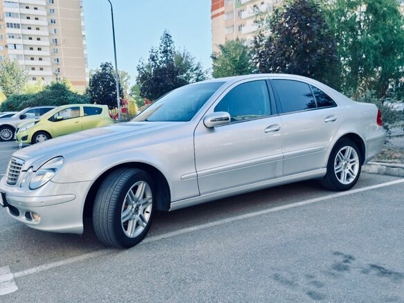 2004 Mercedes-Benz E-Класс 200 III (W211, S211), серебристый, 900000 рублей - вид 8
