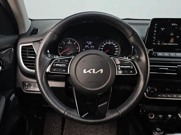 2021 Kia Seltos I, белый, 1840000 рублей - вид 8