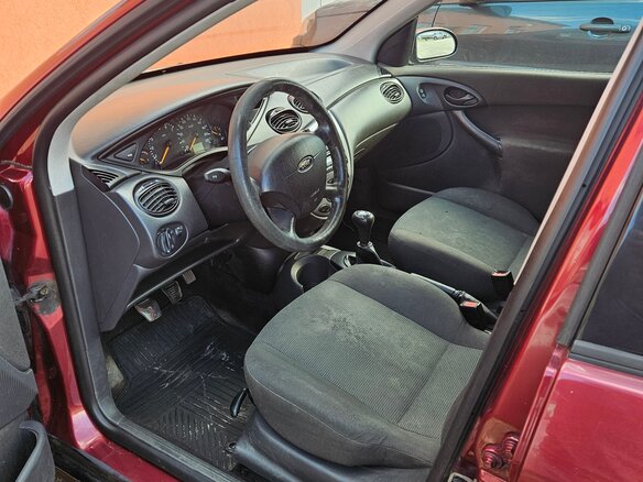 2004 Ford Focus I Рестайлинг, пурпурный, 140000 рублей - вид 6