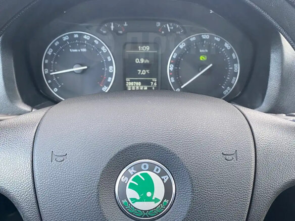 2008 Skoda Octavia II (A5), серебристый, 960000 рублей - вид 7