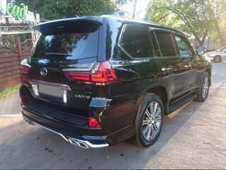 2016 Lexus LX 570 III Рестайлинг 2, чёрный, 6500000 рублей, вид 3