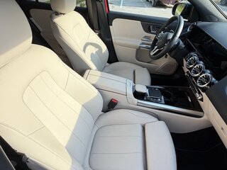 2021 Mercedes-Benz GLA 200 II (H247), красный, 3700000 рублей, вид 5