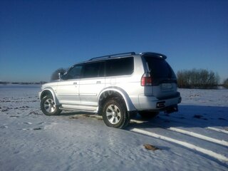 2005 Mitsubishi Pajero Sport I Рестайлинг, серебристый, 900000 рублей, вид 3