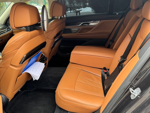 2019 BMW 7 серии Long 730Ld xDrive VI (G11/G12) Рестайлинг, серый, 5000000 рублей - вид 18