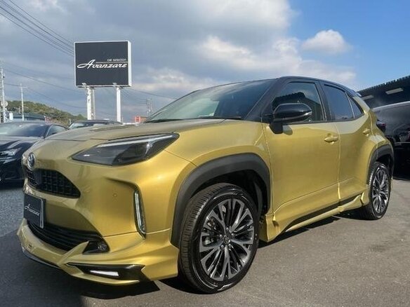 2022 Toyota Yaris Cross I, золотистый - вид 2
