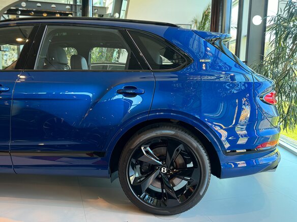 2022 Bentley Bentayga I Рестайлинг, синий, 42660000 рублей - вид 7