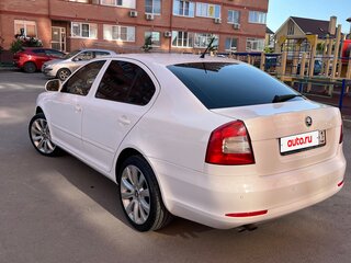 2013 Skoda Octavia II (A5) Рестайлинг, белый, 1200000 рублей, вид 5