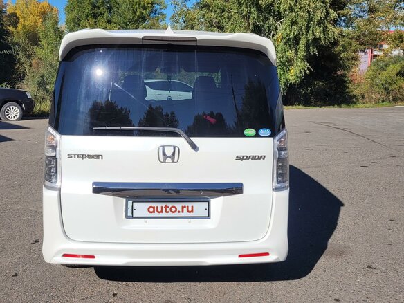 2013 Honda Stepwgn IV Рестайлинг, белый, 2150000 рублей - вид 6